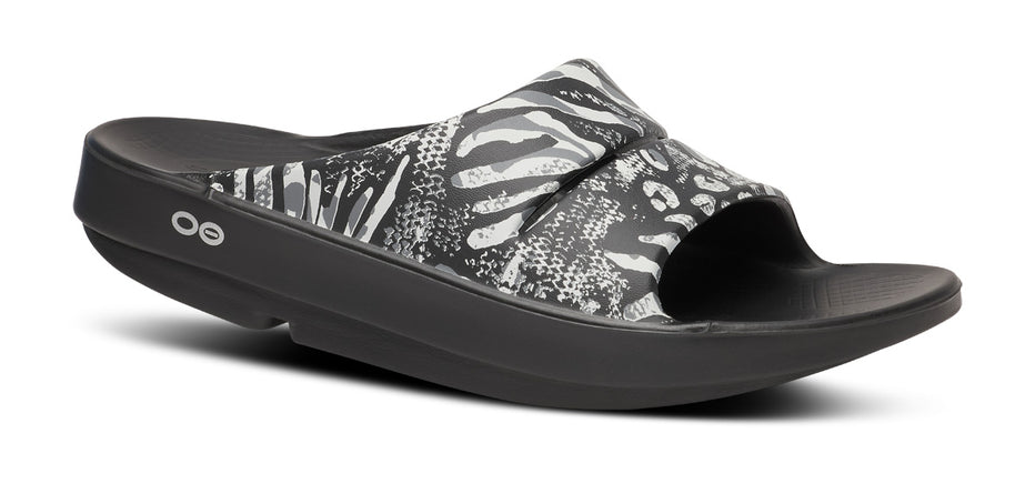 注目ブランド!! 新作♪ ◆OOFOS◆ WOMEN'S OOAHH SLIDE SANDAL Women's OOahh Black Slide Sandal – OOFOS