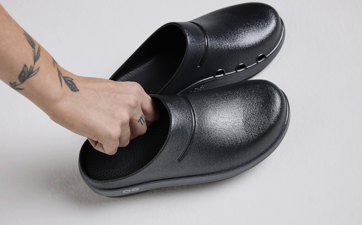Women's OOcloog Luxe Clog - Black Sparkle – OOFOS