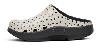 Women's OOcloog Limited Edition Clog - Pebble medial view