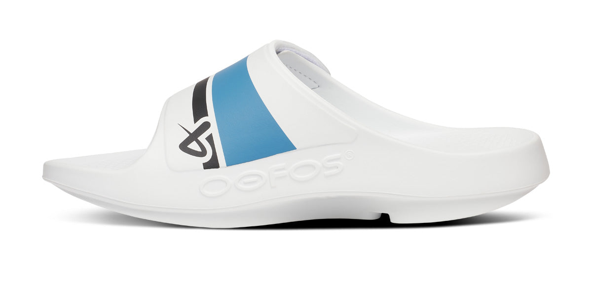 BAUER/OOFOS OOahh Sport Flex Sandal – White medial view