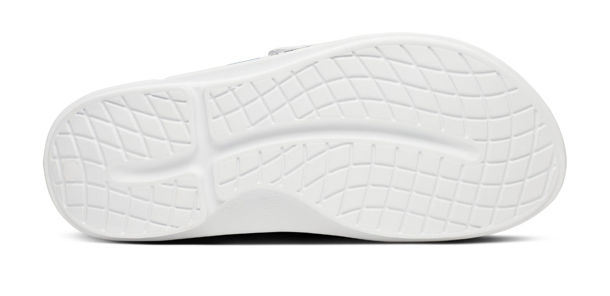 BAUER/OOFOS OOahh Sport Flex Sandal – White bottom view