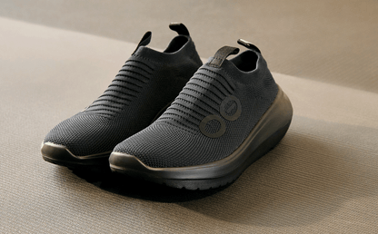 Women's OOmy Zen - Black close up of shoes on workout floor | lifestyle
