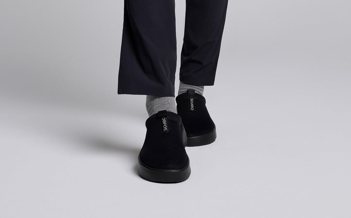 Women's OOcoozie Sport Mule - Black – OOFOS