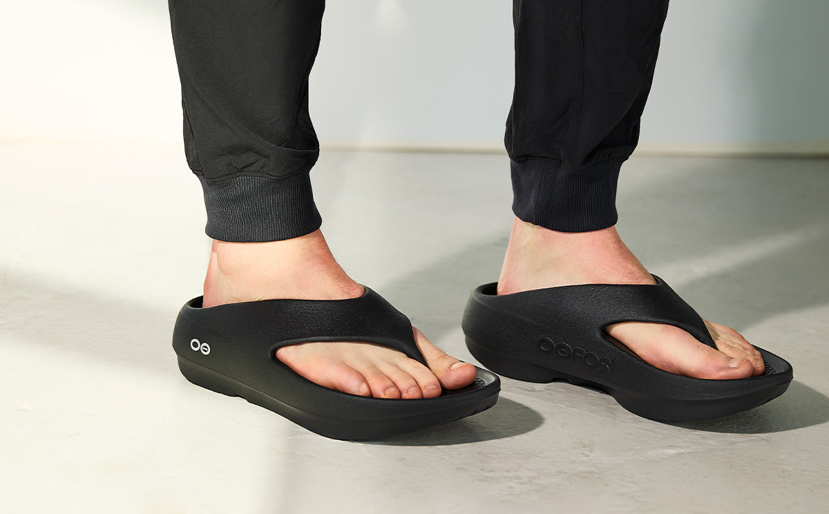 ウーフォス OOriginal PLUS Men's Sandal 27cm Men's OOriginal PLUS Sandal - Black – OOFOS