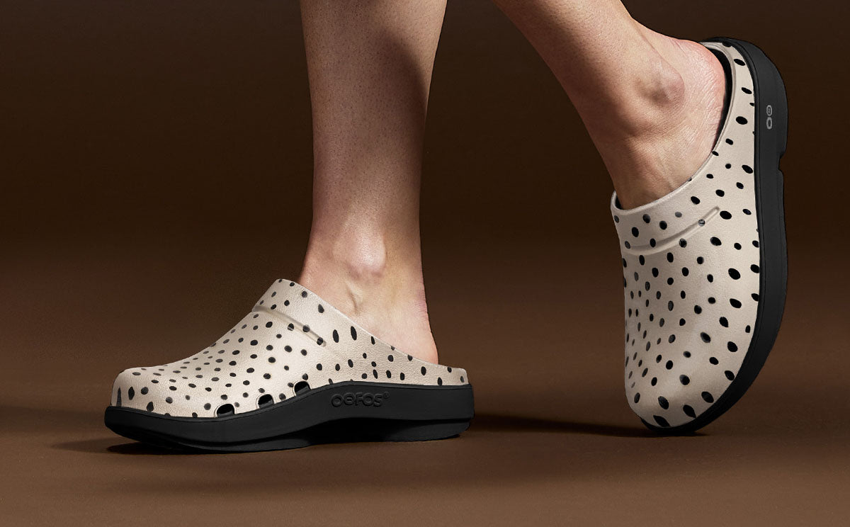 Women's OOcloog Limited Edition Clog - Pebble