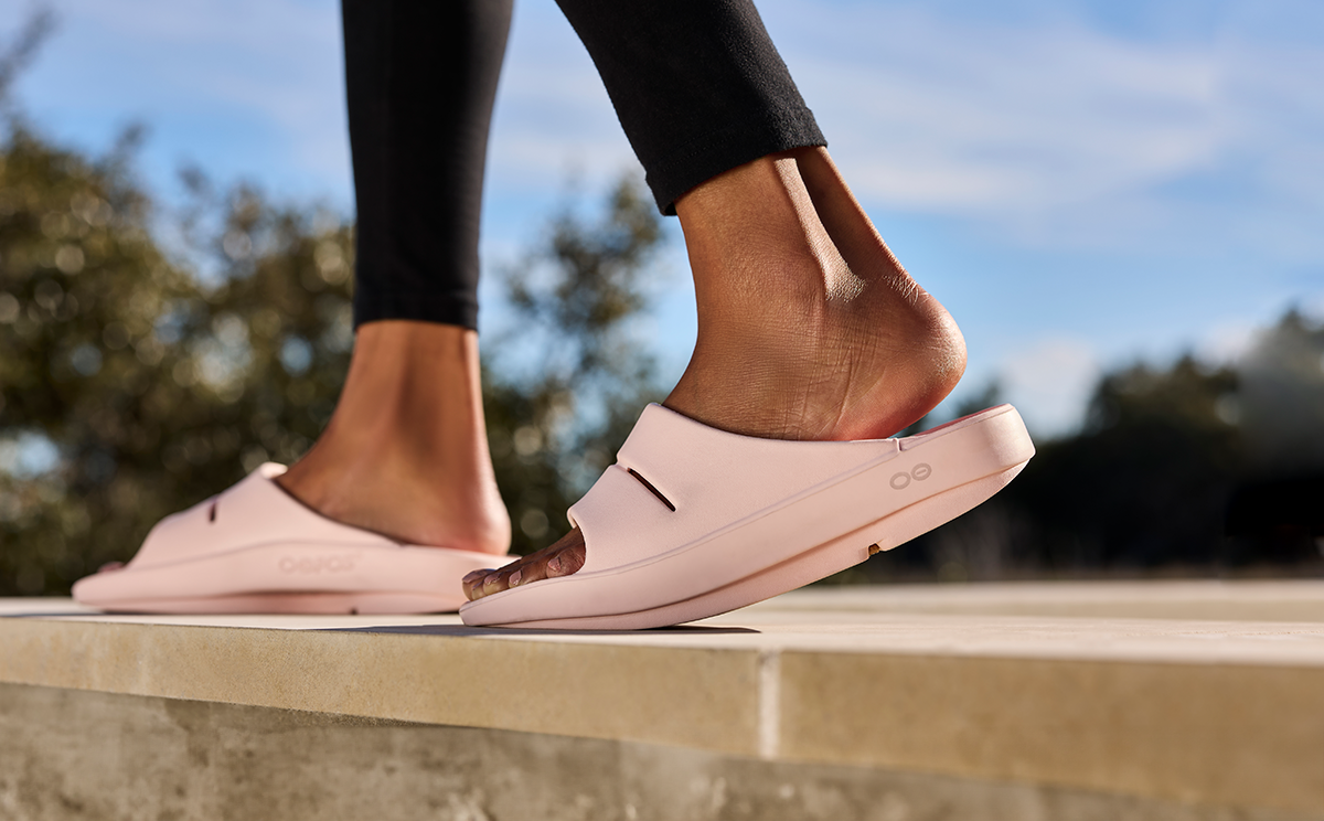 靴 OOFOS OOriginal BLUSH Women's OOriginal Sandal - Blush – OOFOS