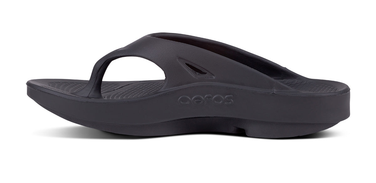 Men's OOriginal Sandal - Black - OOFOS medial view