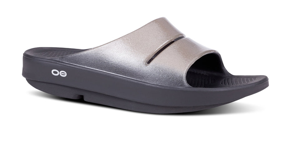 OOFOS ウーフォス★OOAHH LUXE SLIDE スライド サンダル Women's OOahh Luxe Latte Slide Sandal – OOFOS